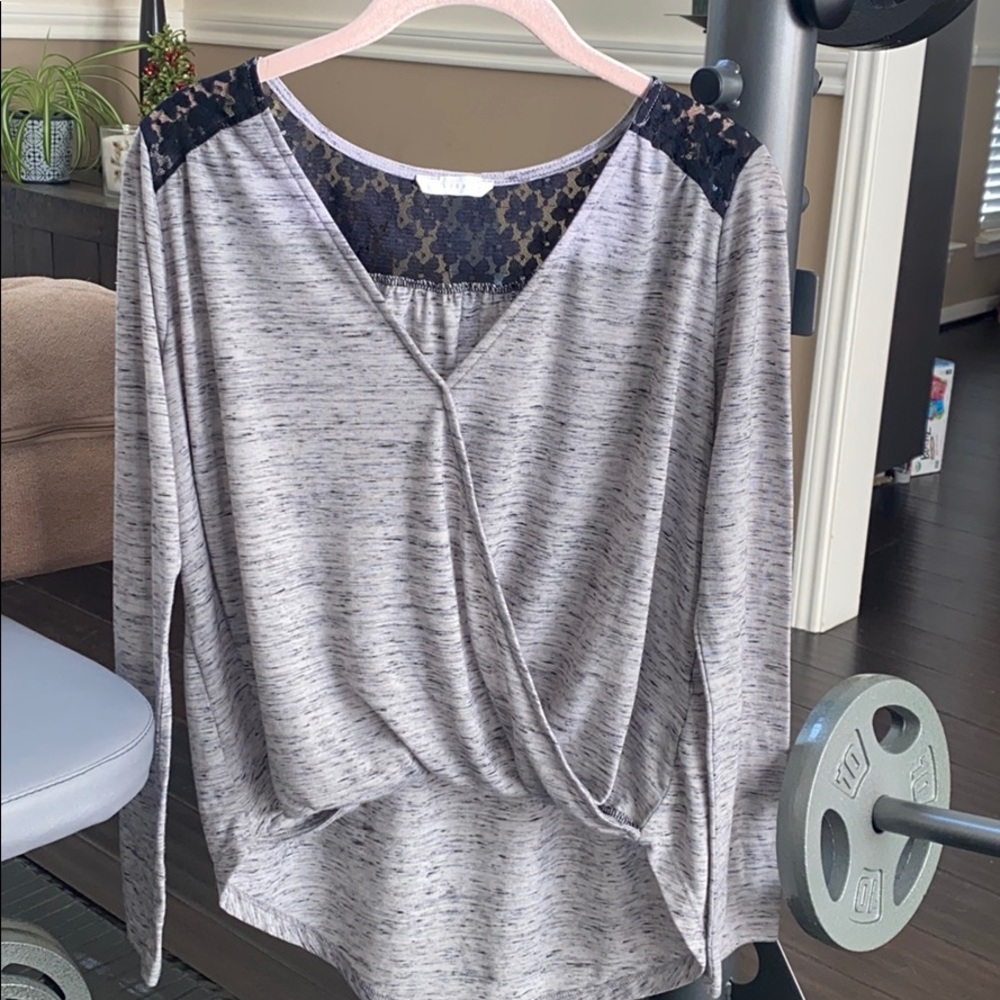Long sleeve shirt.